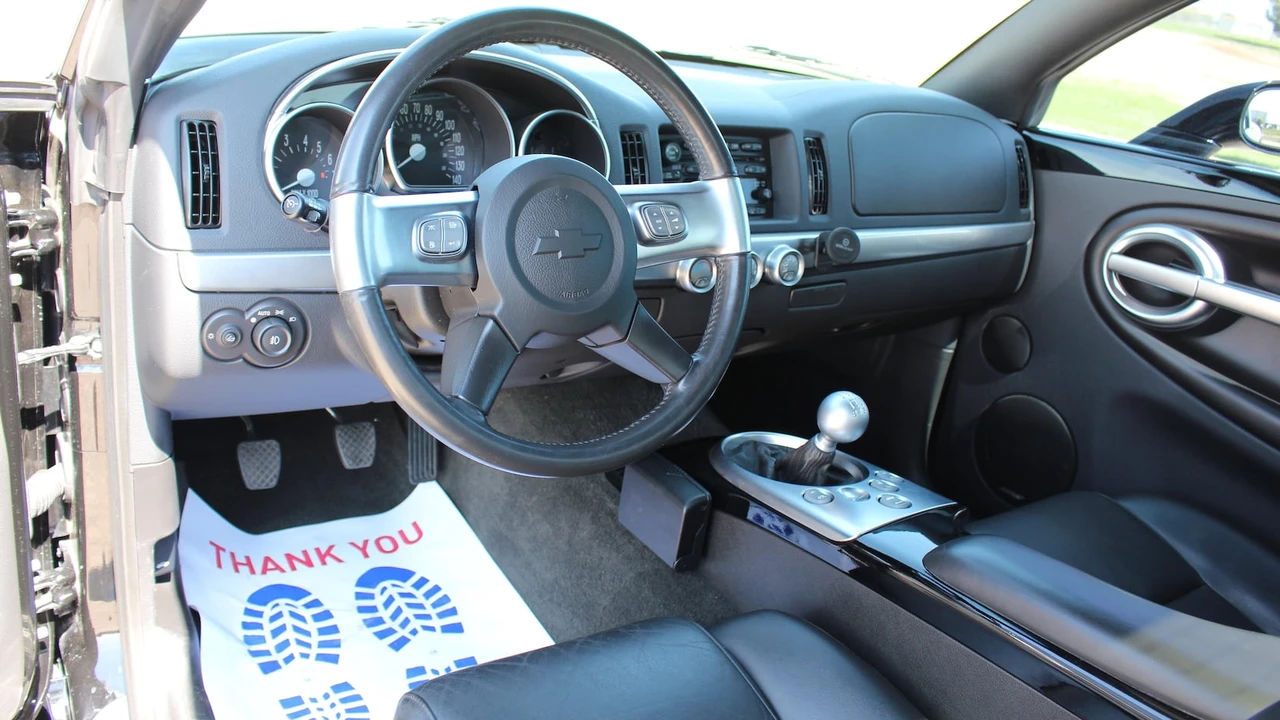 2005 Chevrolet SSR - Image 13 of 28