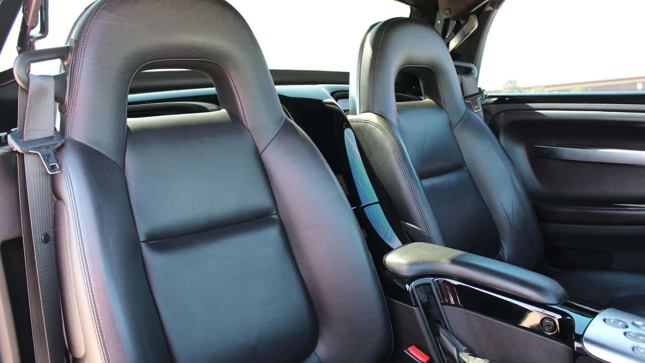 2005 Chevrolet SSR - Image 5 of 28