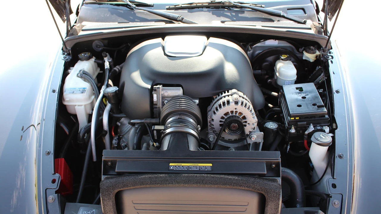2005 Chevrolet SSR - Image 6 of 28
