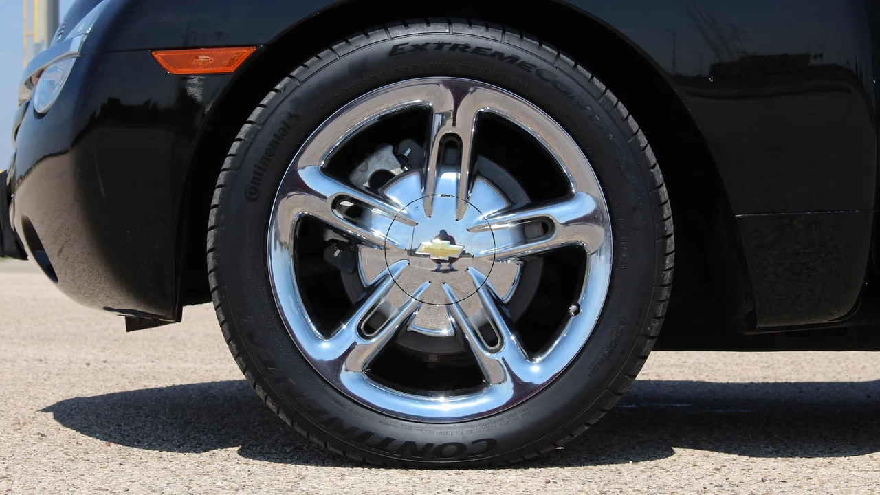 2005 Chevrolet SSR - Image 18 of 28