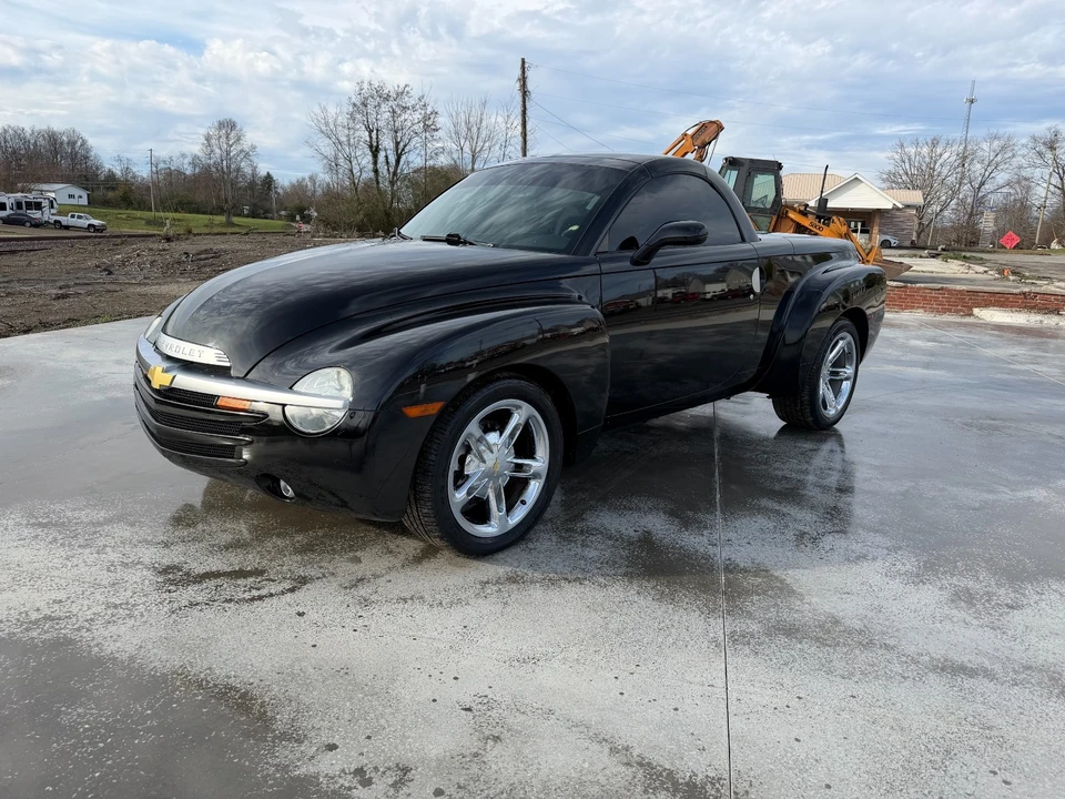 2005 Chevrolet SSR - Image 6 of 15