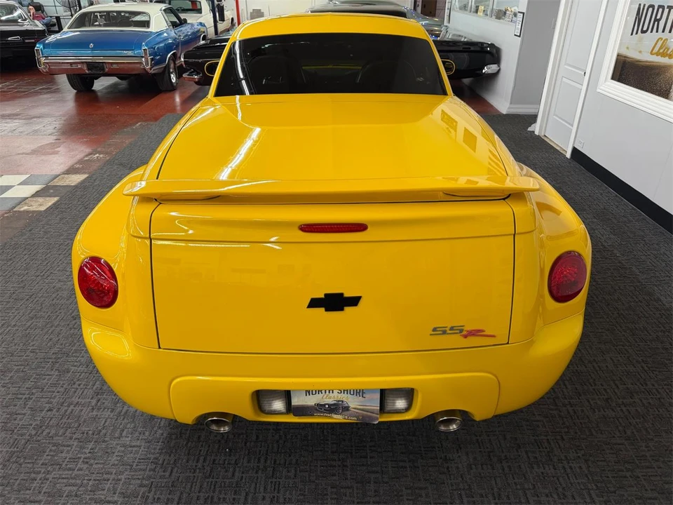 2005 Chevrolet SSR - Image 13 of 31