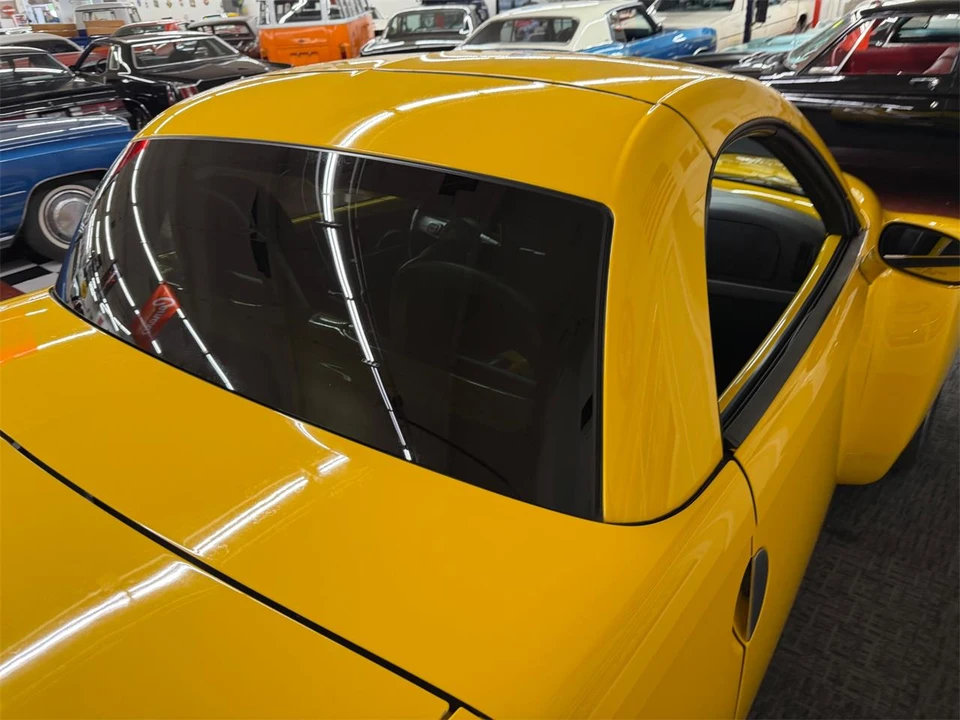 2005 Chevrolet SSR - Image 17 of 31