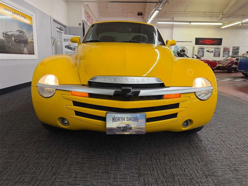 2005 Chevrolet SSR - Image 7 of 31