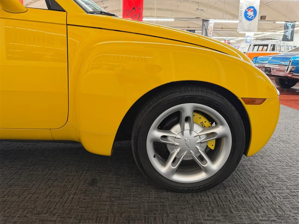 2005 Chevrolet SSR - Image 29 of 31
