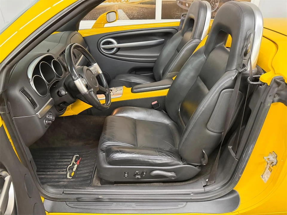 2005 Chevrolet SSR - Image 31 of 31