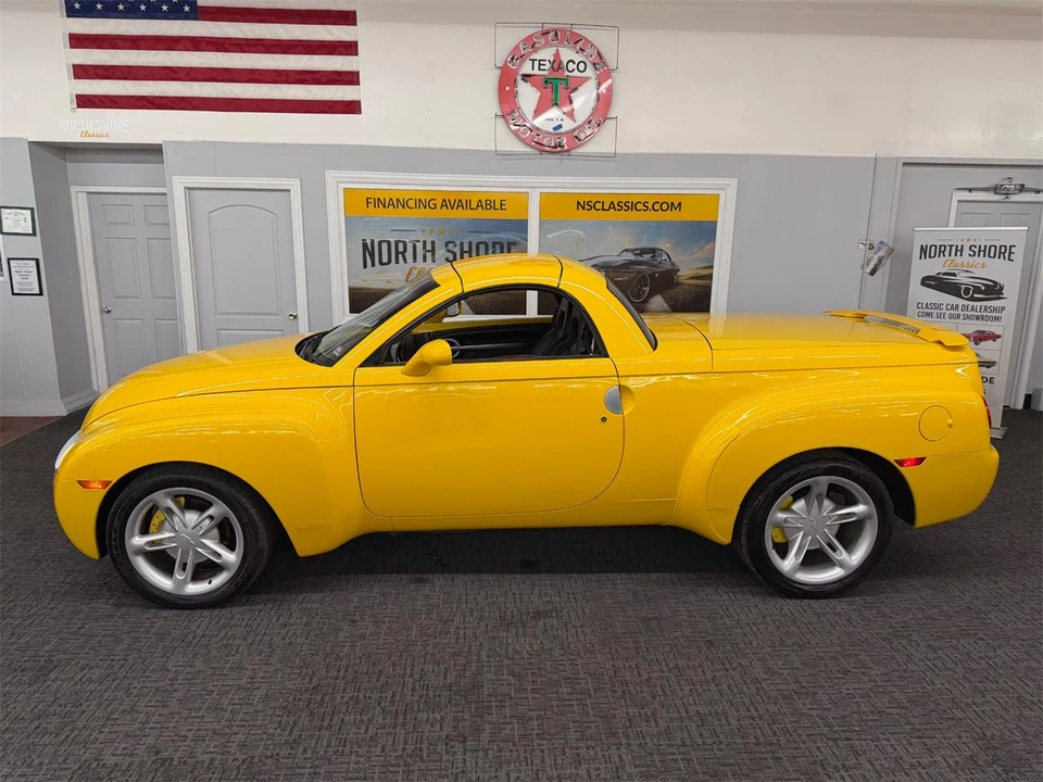 2005 Chevrolet SSR - Image 5 of 31
