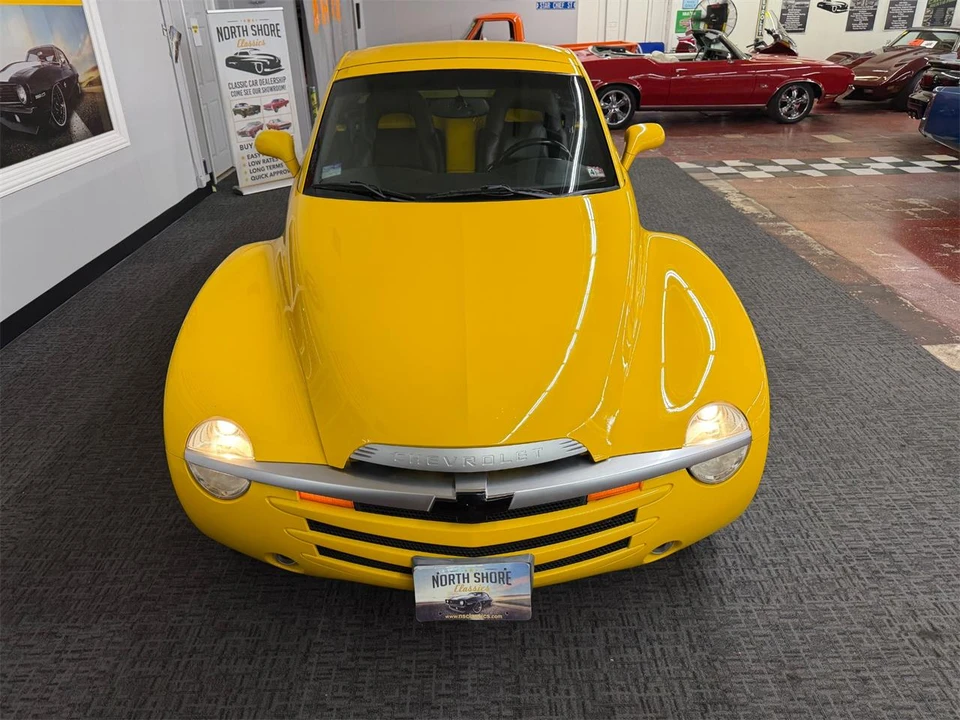 2005 Chevrolet SSR - Image 6 of 31
