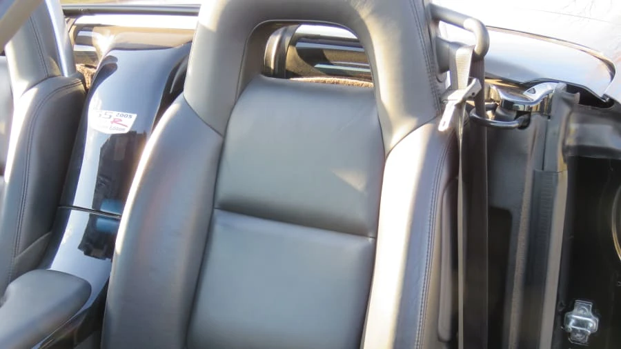 2005 Chevrolet SSR - Image 10 of 19