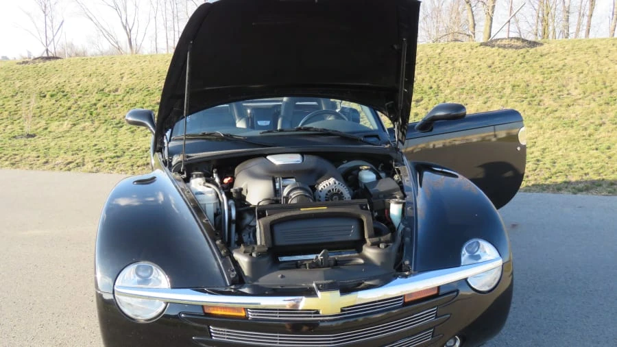 2005 Chevrolet SSR - Image 18 of 19
