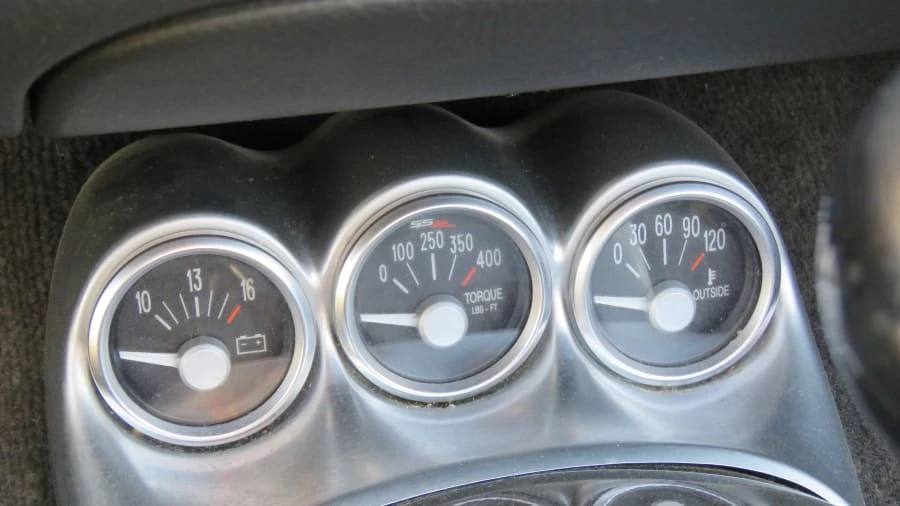 2005 Chevrolet SSR - Image 12 of 19