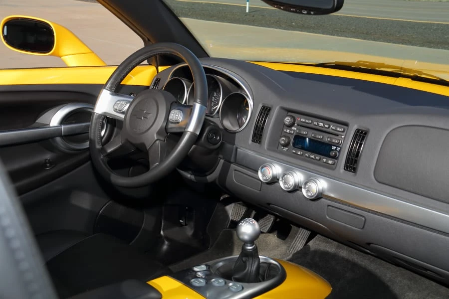2005 Chevrolet SSR - Image 19 of 31