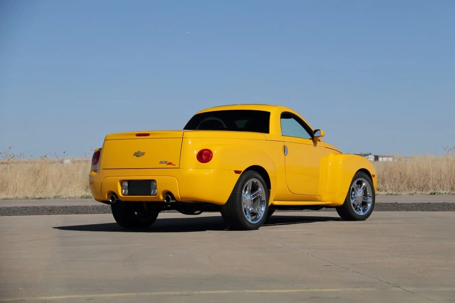 2005 Chevrolet SSR - Image 3 of 31