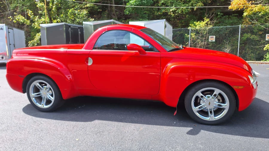 2005 Chevrolet SSR - Image 6 of 15