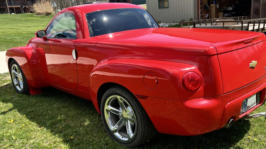 2005 Chevrolet SSR - Image 7 of 10