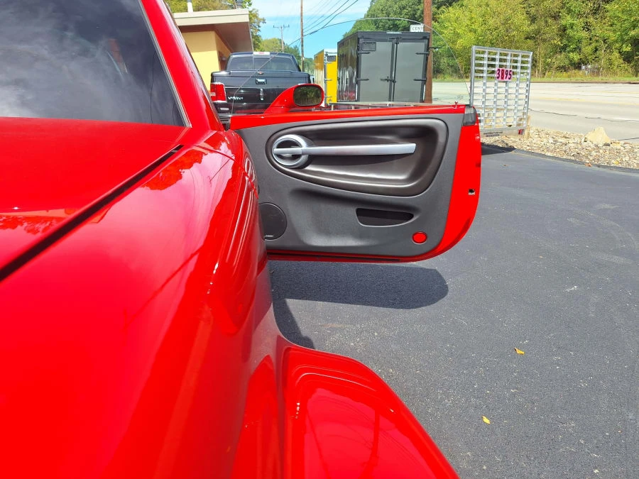2005 Chevrolet SSR - Image 11 of 15