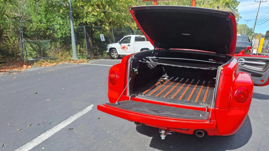 2005 Chevrolet SSR - Image 14 of 15