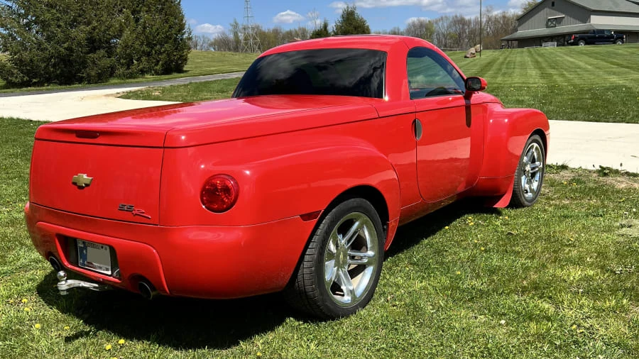 2005 Chevrolet SSR - Image 3 of 10