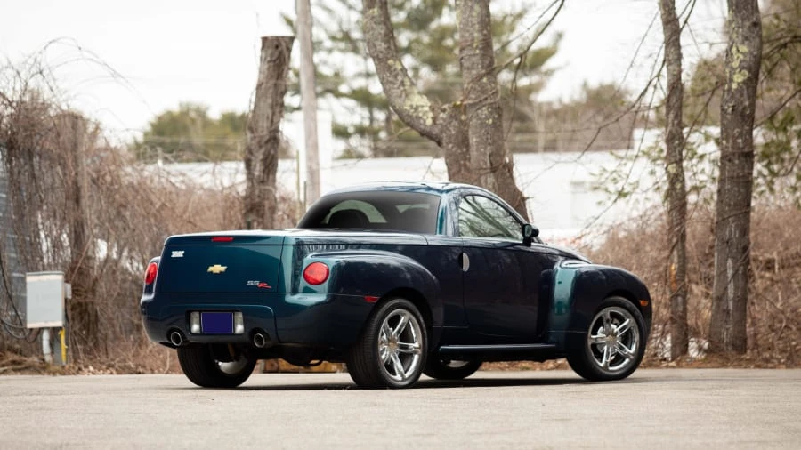 2005 Chevrolet SSR - Image 8 of 21