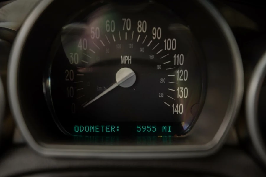 2005 Chevrolet SSR - Image 16 of 21
