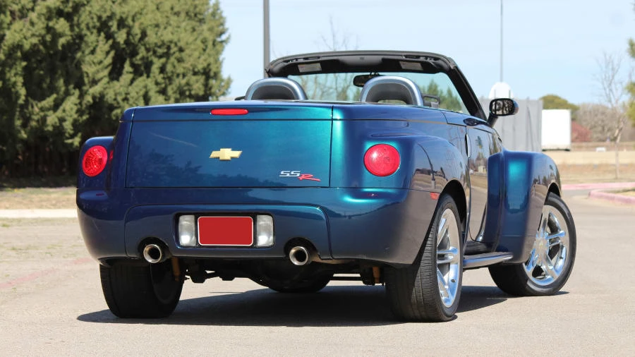 2005 Chevrolet SSR - Image 10 of 31