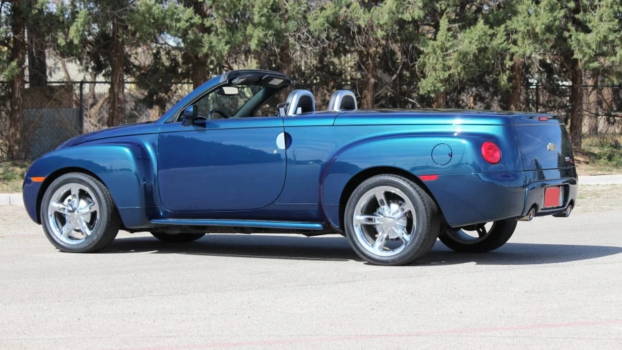 2005 Chevrolet SSR - Image 15 of 31