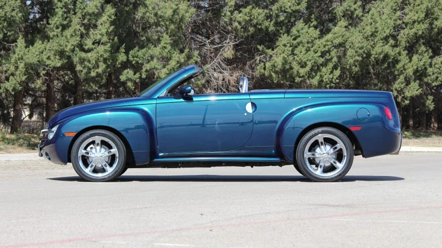 2005 Chevrolet SSR - Image 18 of 31