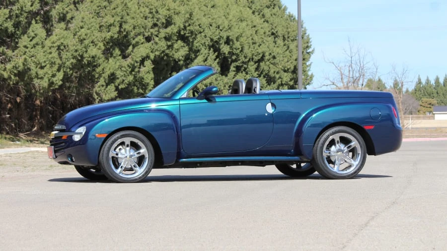2005 Chevrolet SSR - Image 16 of 31