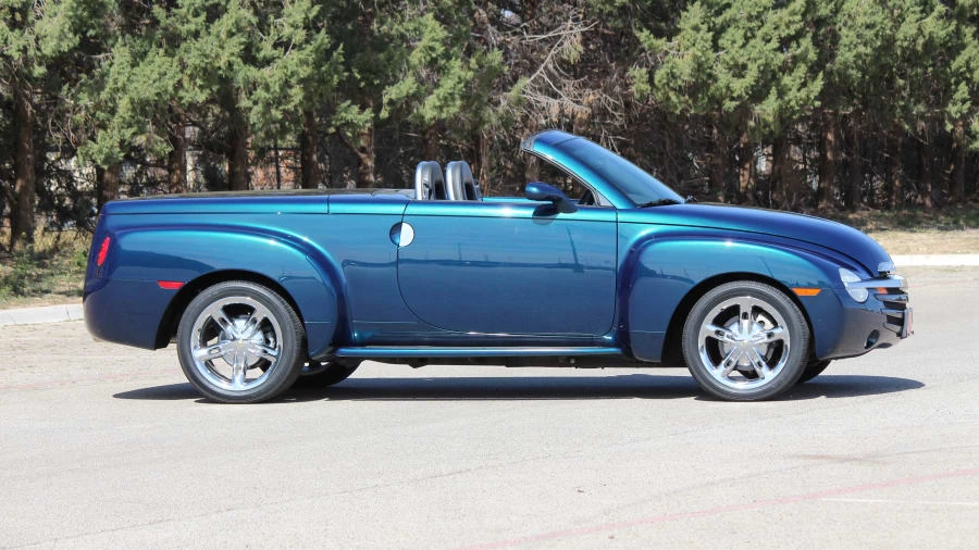 2005 Chevrolet SSR - Image 28 of 31