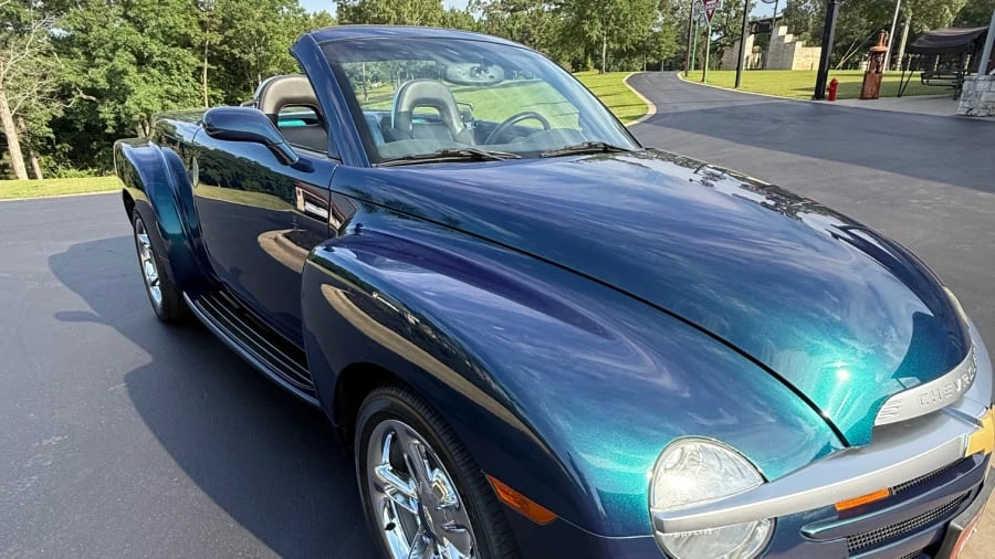 2005 Chevrolet SSR - Image 6 of 16