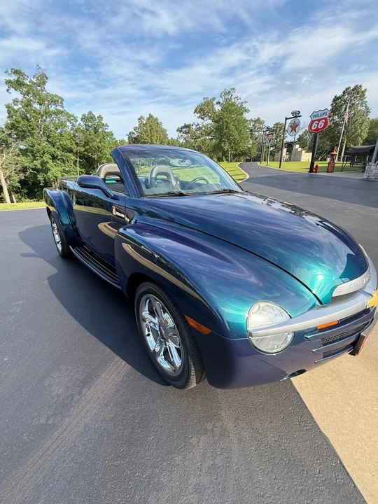 2005 Chevrolet SSR - Image 11 of 16