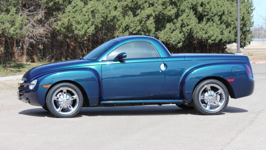 2005 Chevrolet SSR - Image 13 of 31