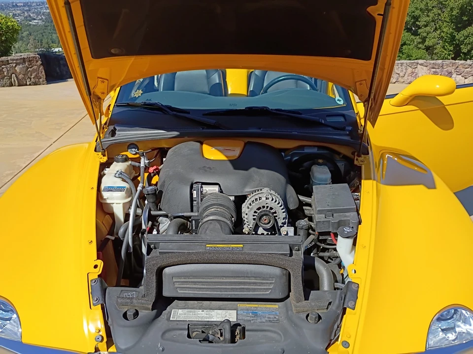 2005 Chevrolet SSR - Image 18 of 22