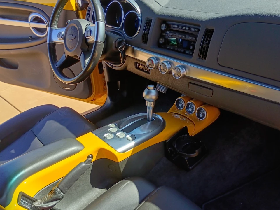 2005 Chevrolet SSR - Image 12 of 22