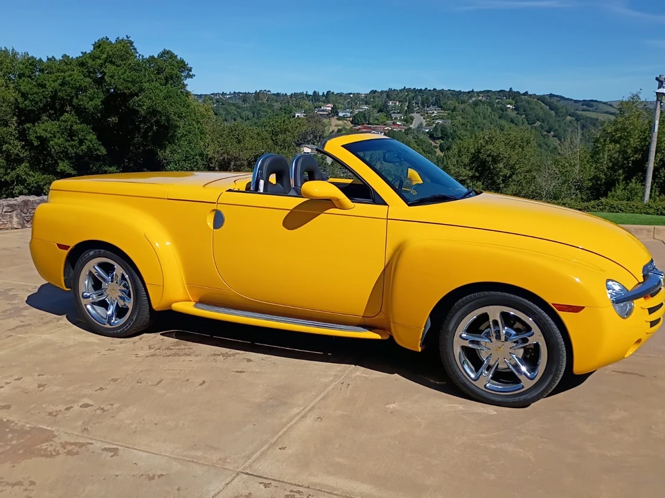 2005 Chevrolet SSR - Image 15 of 22