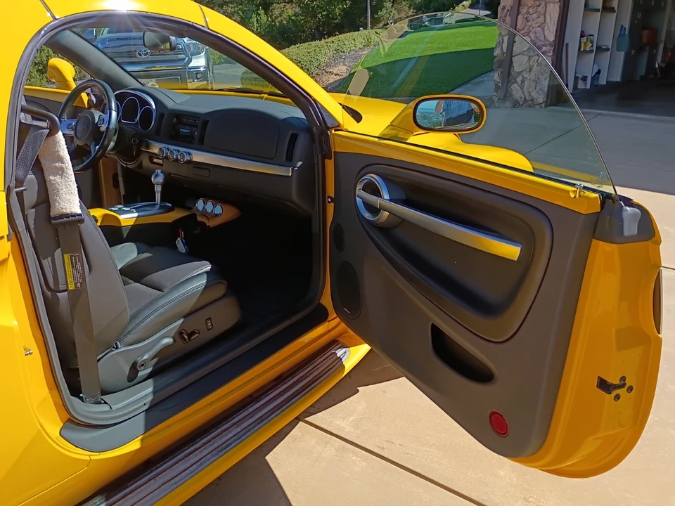 2005 Chevrolet SSR - Image 10 of 22