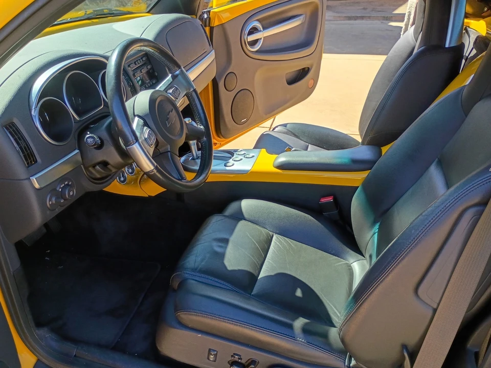2005 Chevrolet SSR - Image 9 of 22