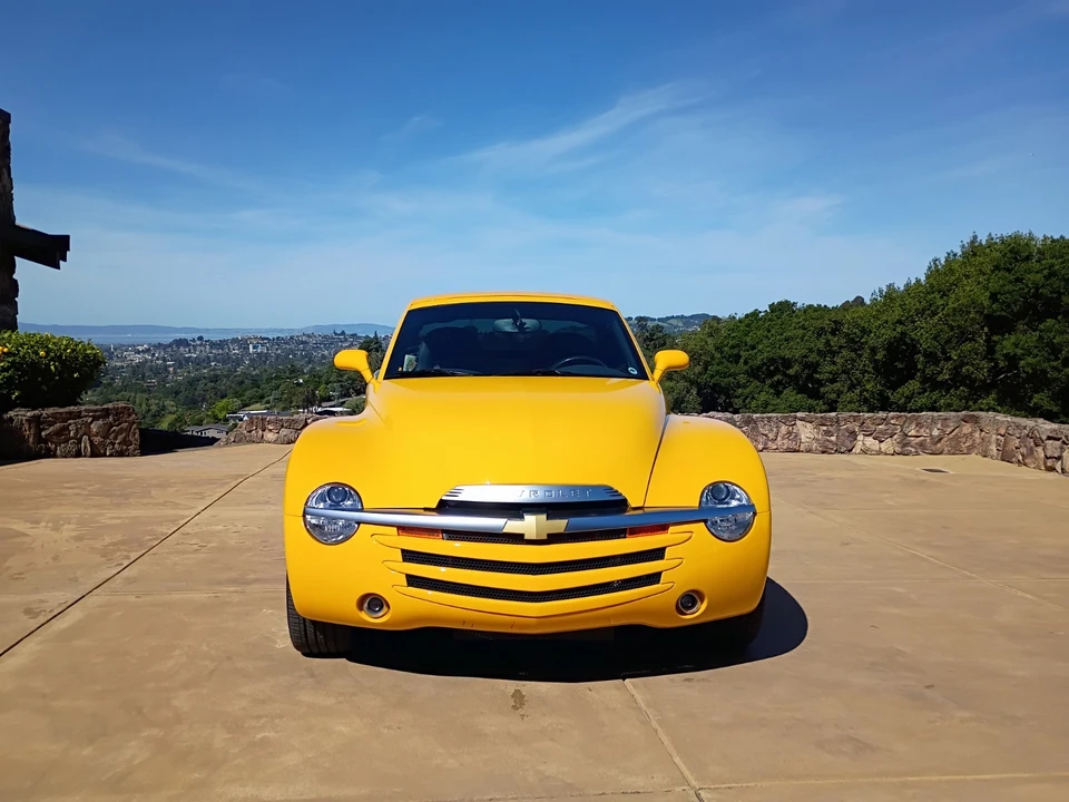 2005 Chevrolet SSR - Image 2 of 22