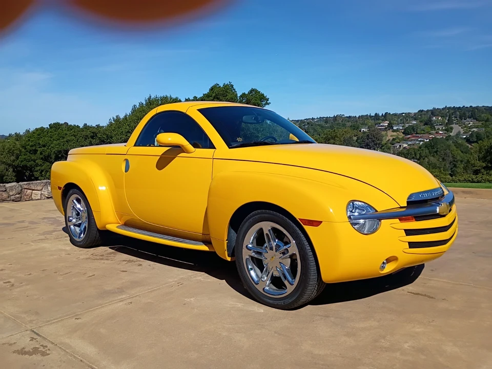 2005 Chevrolet SSR - Image 3 of 22