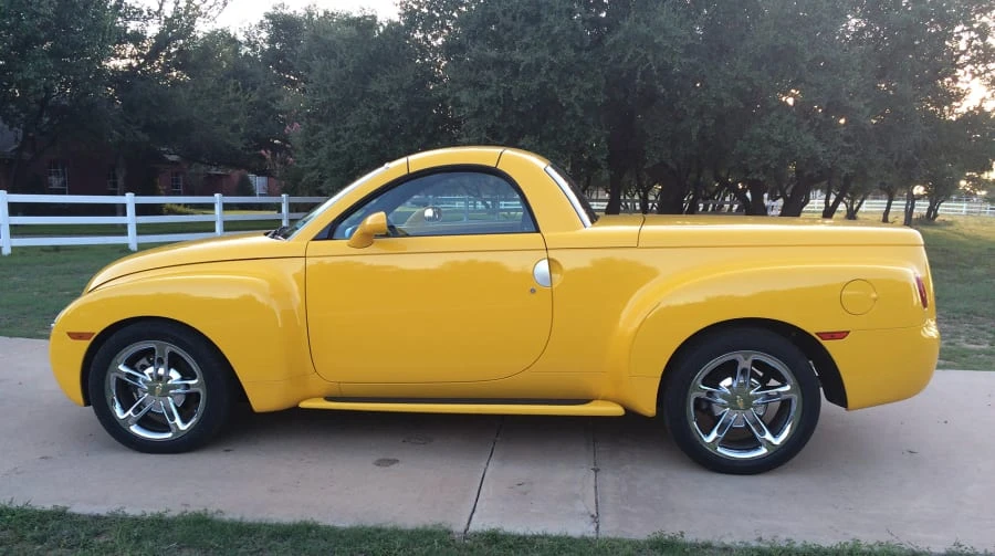 2005 Chevrolet SSR - Image 2 of 6