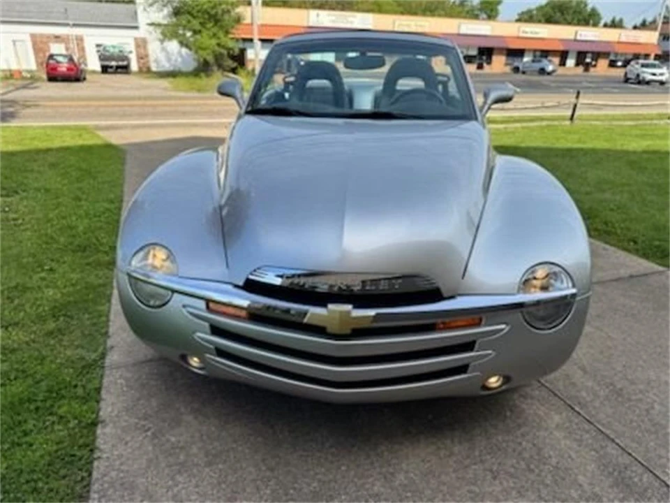 2005 Chevrolet SSR - Image 17 of 26