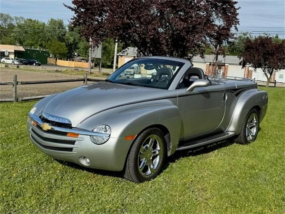 2005 Chevrolet SSR - Image 25 of 26