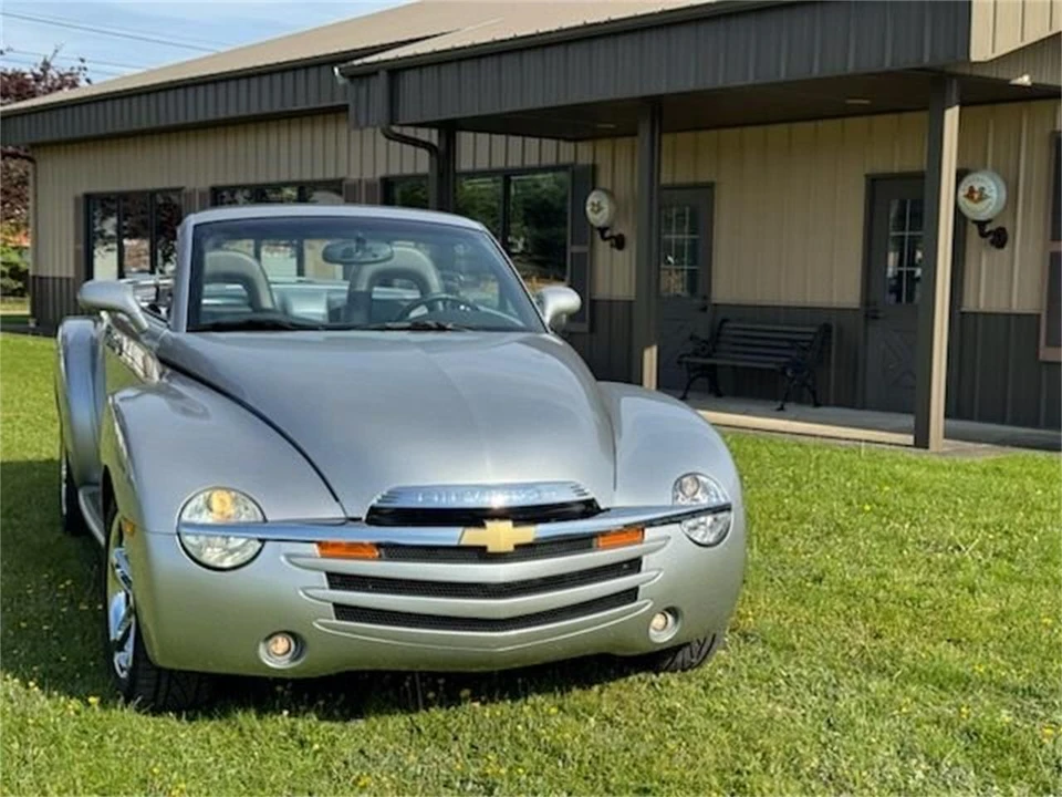 2005 Chevrolet SSR - Image 26 of 26