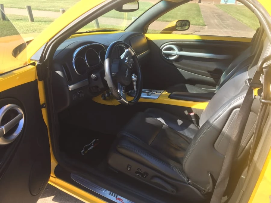 2005 Chevrolet SSR - Image 3 of 4