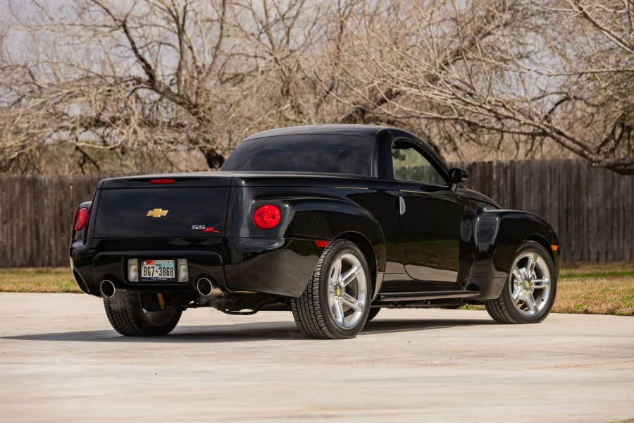 2005 Chevrolet SSR - Image 3 of 29
