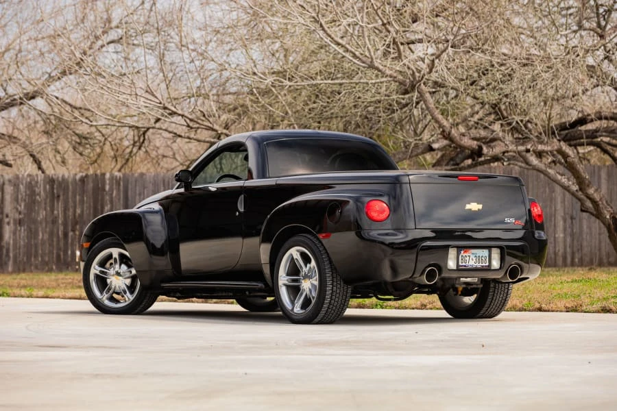 2005 Chevrolet SSR - Image 12 of 29