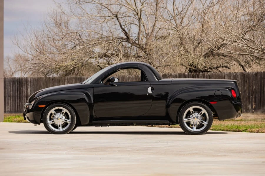 2005 Chevrolet SSR - Image 11 of 29