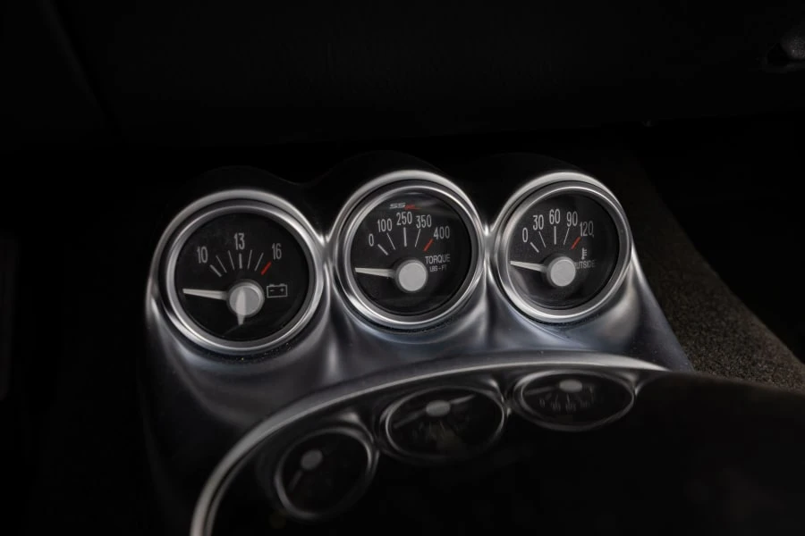 2005 Chevrolet SSR - Image 16 of 29