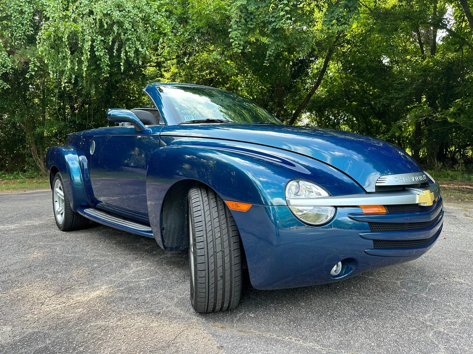 2005 Chevrolet SSR - Image 18 of 31