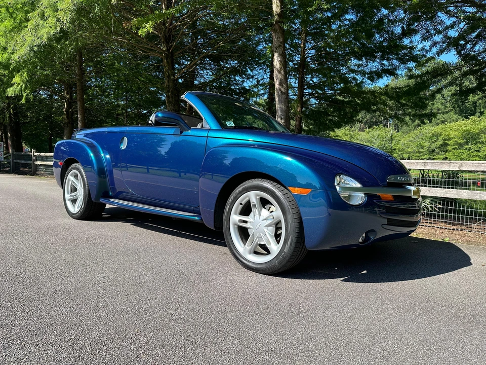2005 Chevrolet SSR - Image 15 of 31